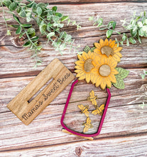 Load image into Gallery viewer, Mother's Day Personalized Sunflower and Bees Mason Jar