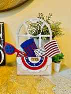 Interchangeable Monogram Window with Holiday Inserts